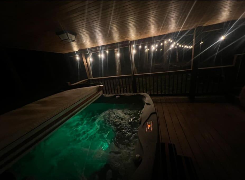 *Entire House • Sleeps 9 • Hot Tub • Pets Welcome* ماكهنري المظهر الخارجي الصورة