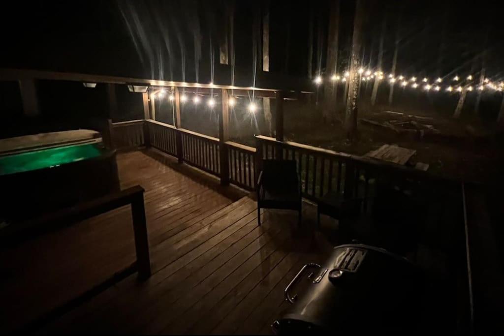 *Entire House • Sleeps 9 • Hot Tub • Pets Welcome* ماكهنري المظهر الخارجي الصورة